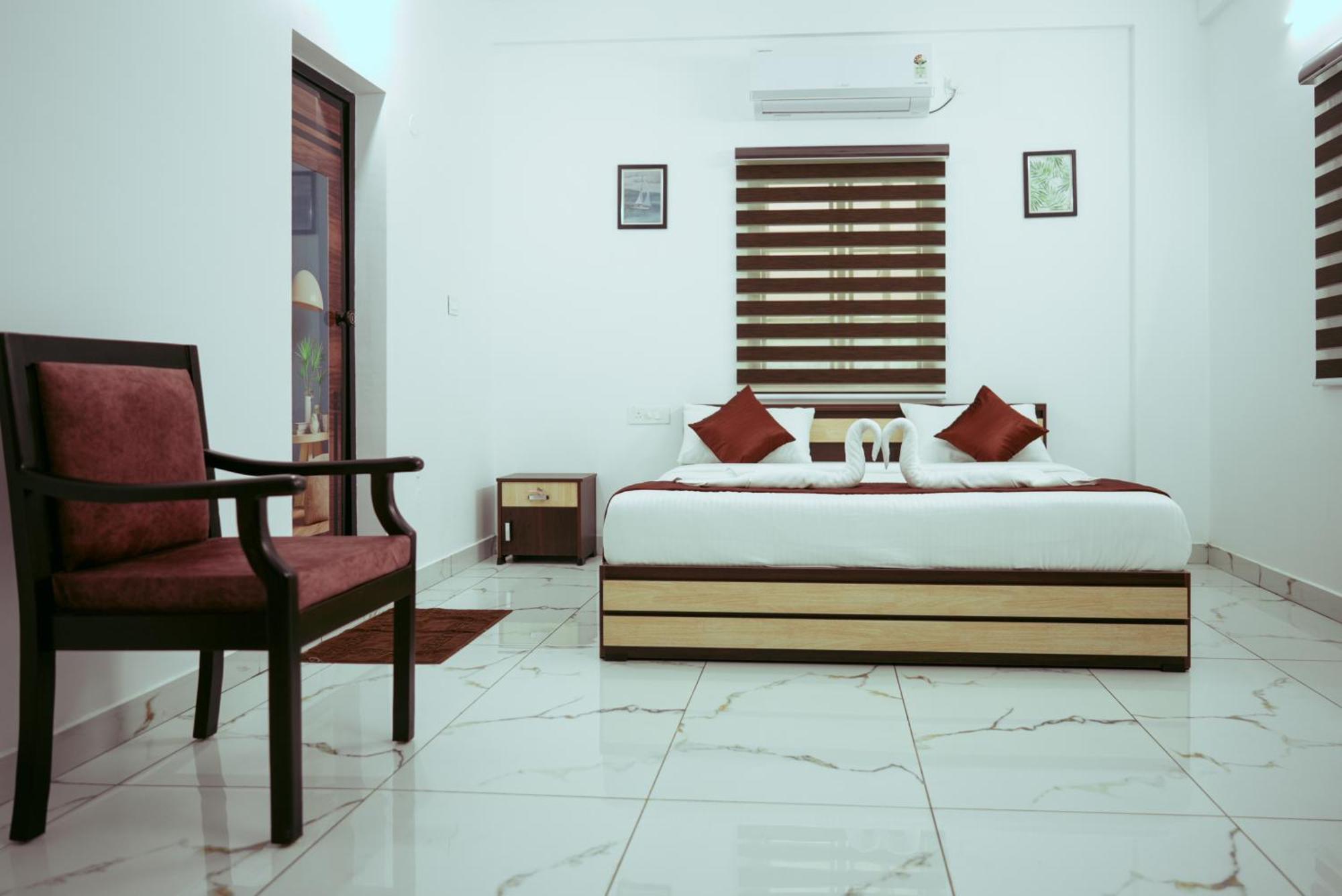 Hotel Gold Suite, Kakkanad Kochi Exterior photo